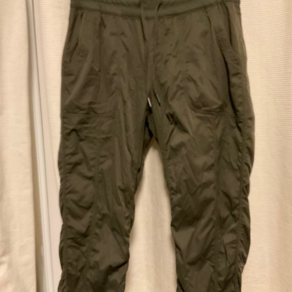 The North Face Capris - Picture 1 of 4